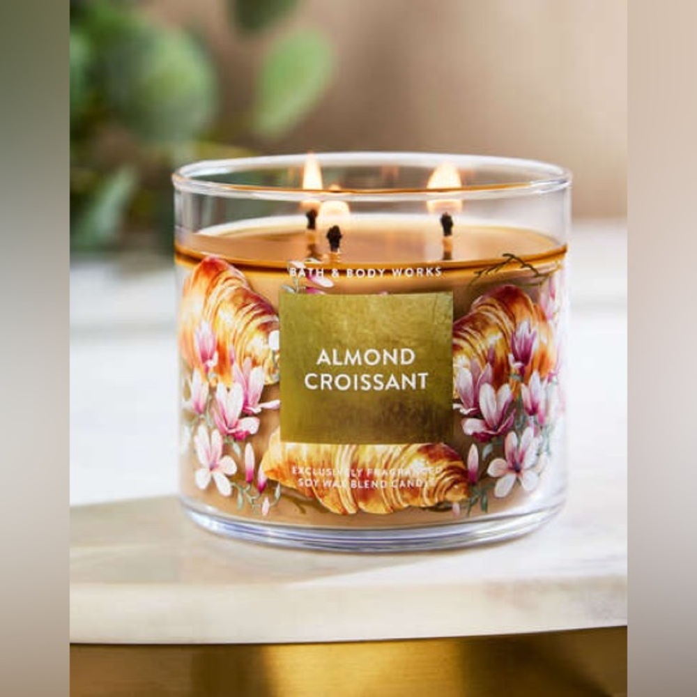 Bath & Body Works 14.5 Oz. Almond Croissant 3-Wick Candle NWT MSRP: $22.95